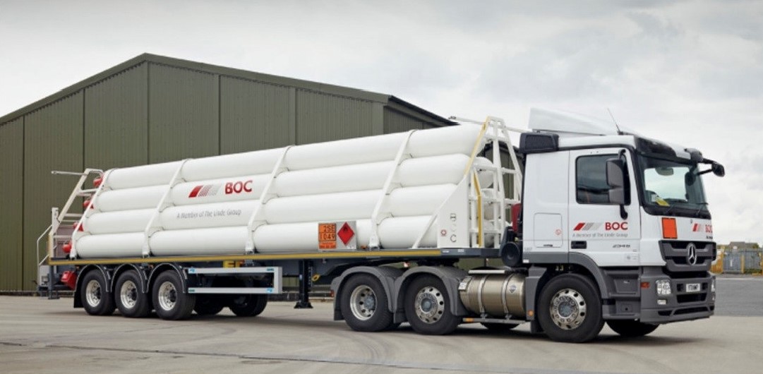 Photo: tubetrailer for hydrogen refueling. Sometimes the tubetrailer stays on location and refueling takes place directly from the tubetrailer. This happens mostly at temporary locations such as construction sites.